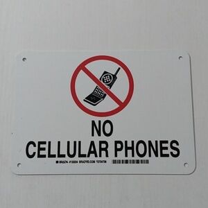 Metal Sign‎ – “No Cellular Phones” – Wall-Mount